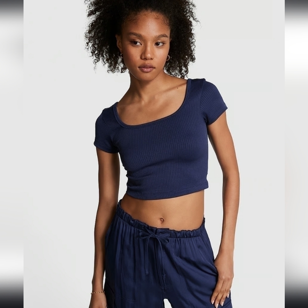 PINK SEAMLESS RIB SHORT-SLEEVE CROP TOP